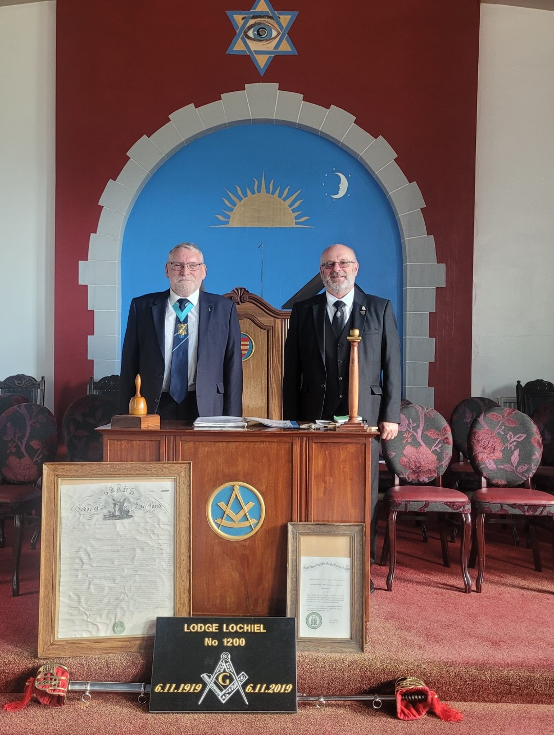 on the 27th july bro. alan lockhart pm of lodge no.25 and bro. tony sayer ipm of lodge no.246 visited lodge loch lochiel no.1200 where we witnessed a fine mmm degree worked by lodge darvel no.971